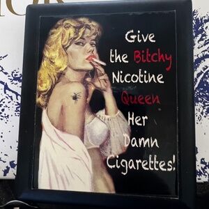 Metal Retro looking cigarette case